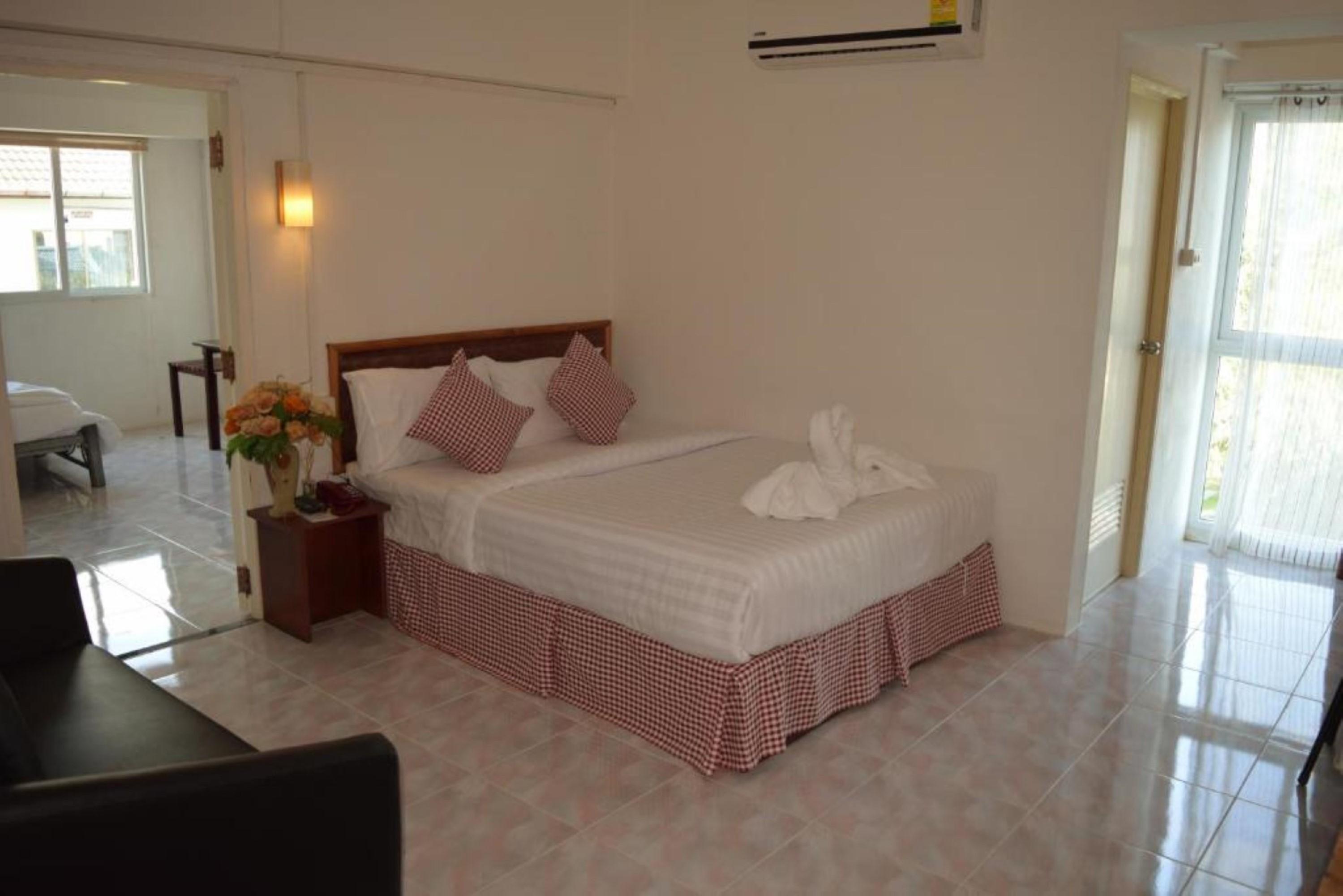 Hotel De Ratt Phuket Esterno foto