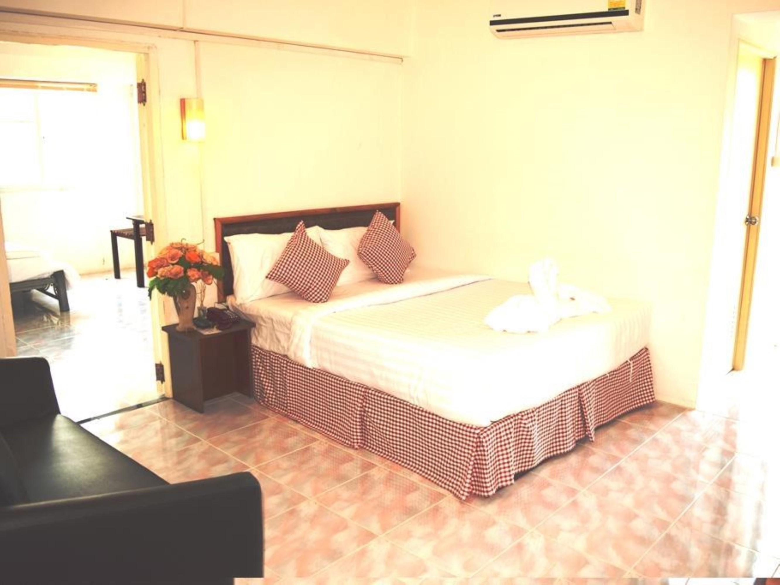 Hotel De Ratt Phuket Esterno foto
