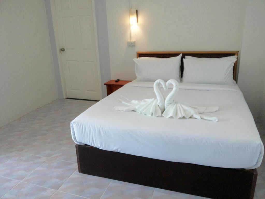 Hotel De Ratt Phuket Esterno foto