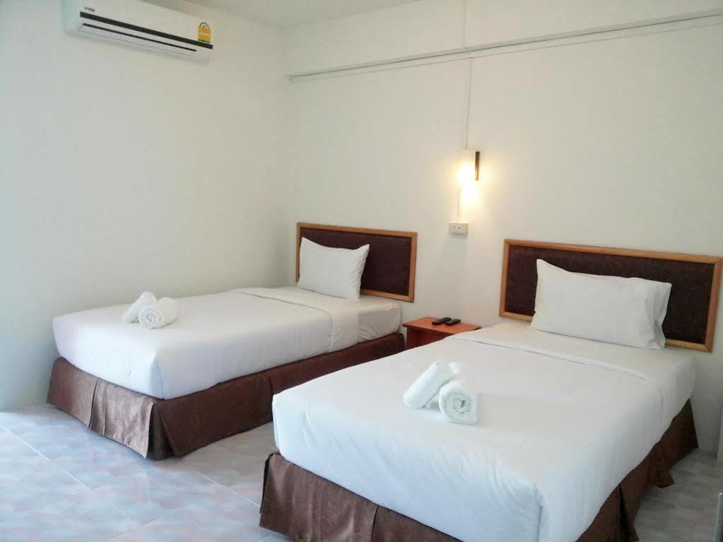 Hotel De Ratt Phuket Esterno foto