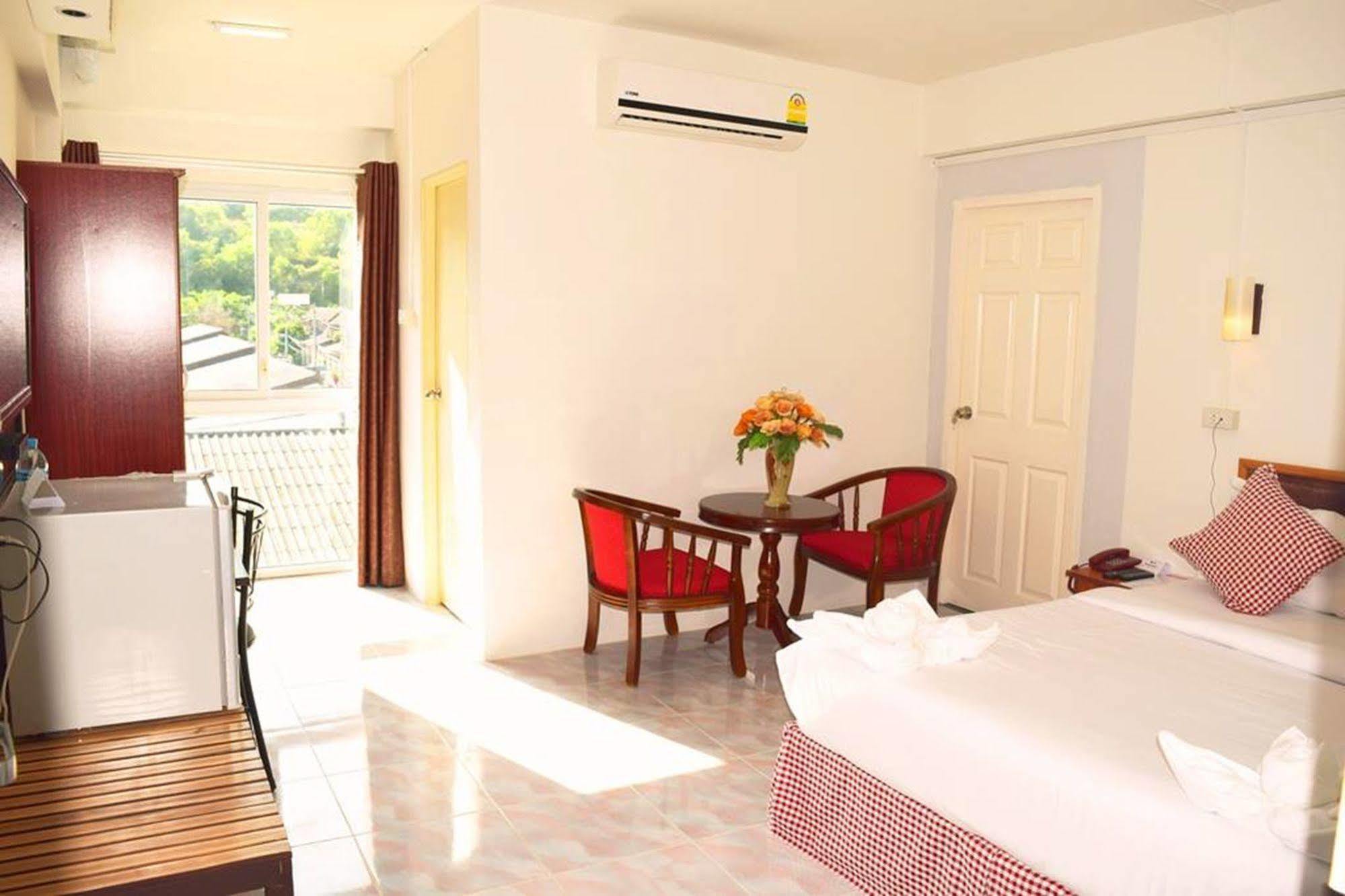 Hotel De Ratt Phuket Esterno foto
